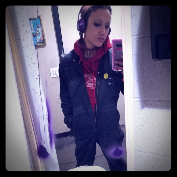 MEET YOUR POSHER - Picture 3 of 8